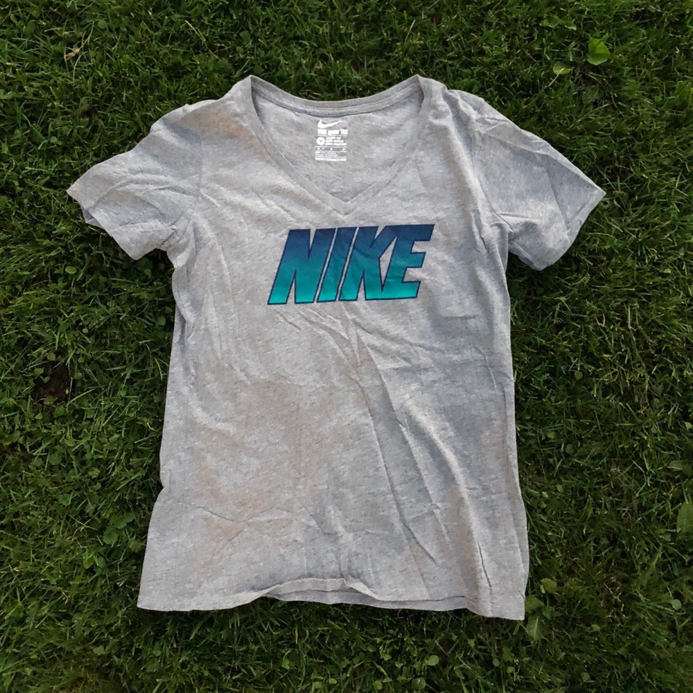 🌻NIKE T-SHIRT🌻
